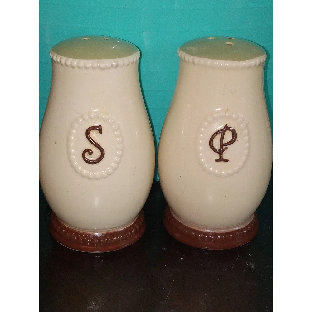Vintage Salt And Pepper Shakers‎ Cream Green & Brown Ceramic Farmhouse Rustic